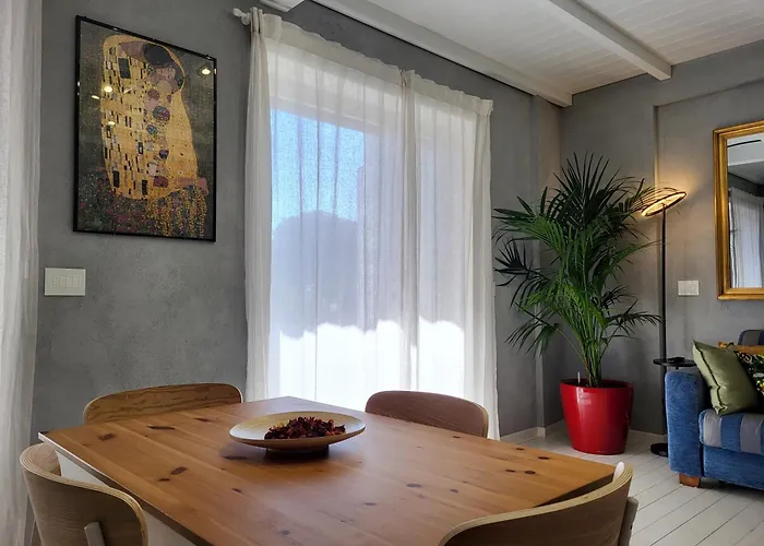 Art And Metro Colli Albani Apartamento